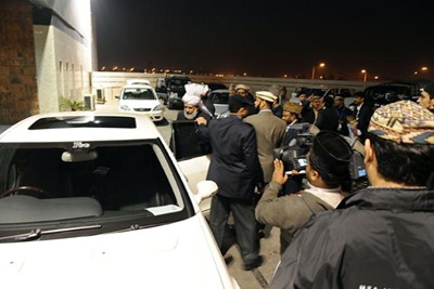 Huzur_leaving_Delhi_ Airport