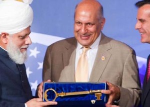 Khalifa_of_islam_los_angeles_Key_Ahmadiyya
