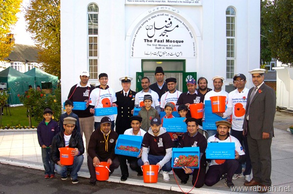 39208 - picture by Simon Turnbull
Week 43 - 28/10/11
Launch of the poppy appeal at the London Mosque, Southfields.