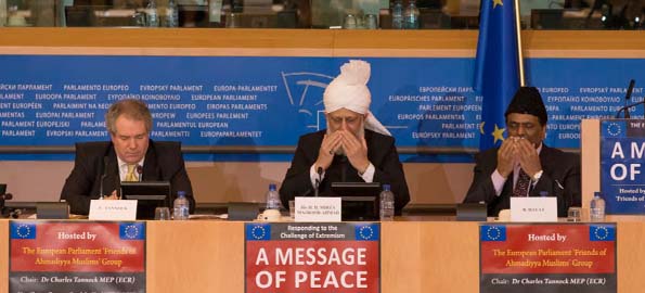 khalifa_islam_european_parliament3
